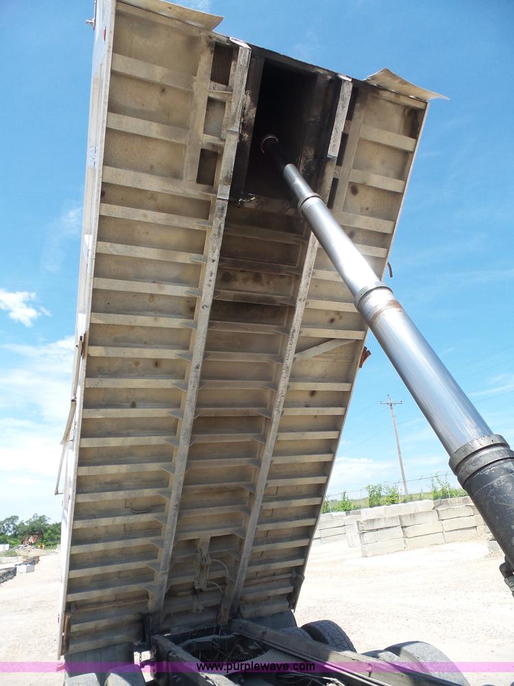 image for item L4885 1993 Mack RD690S dump truck