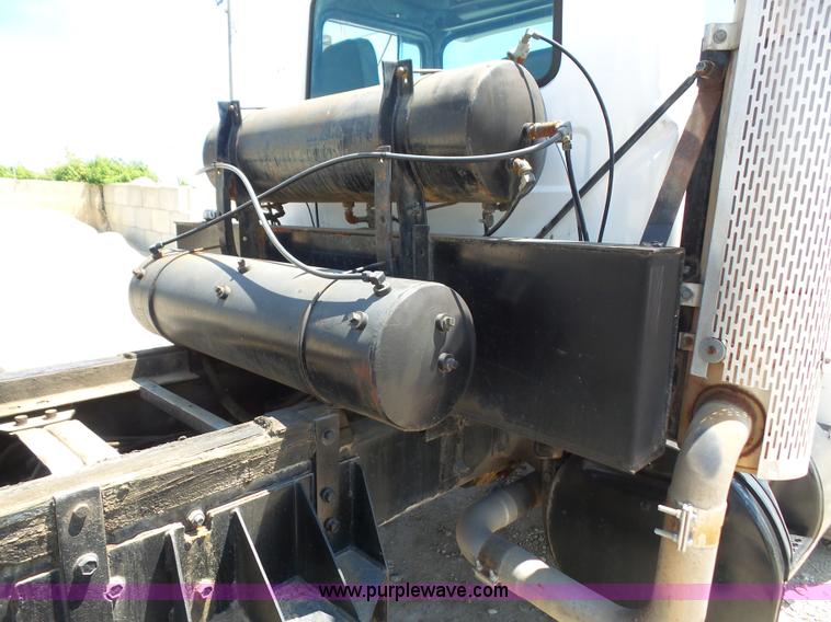 image for item L4885 1993 Mack RD690S dump truck