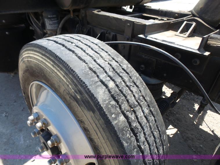 image for item L4885 1993 Mack RD690S dump truck