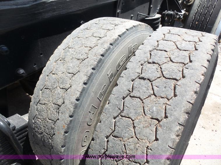 image for item L4885 1993 Mack RD690S dump truck