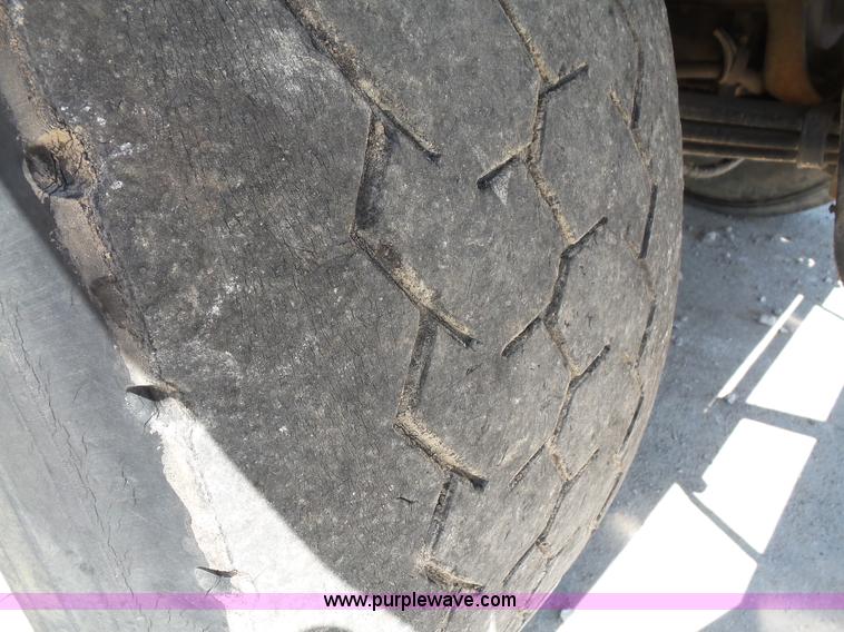 image for item L4885 1993 Mack RD690S dump truck