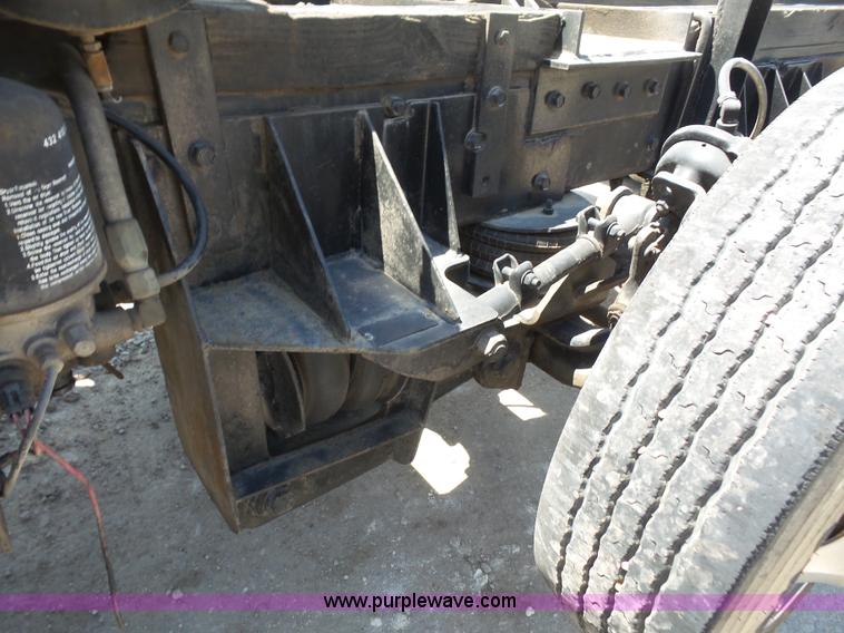 image for item L4885 1993 Mack RD690S dump truck