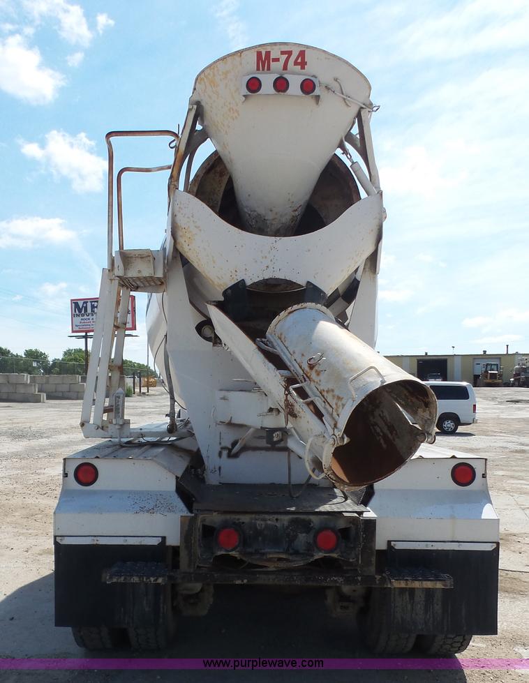 image for item L4886 1995 Mack RD690S mixer truck