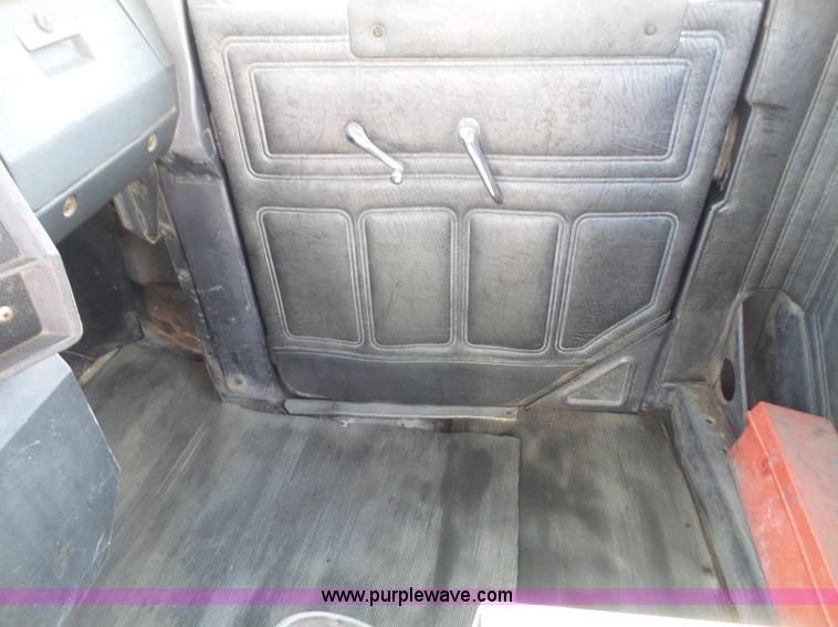 image for item L4886 1995 Mack RD690S mixer truck