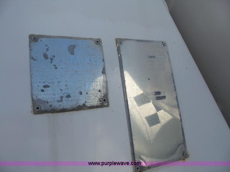 image for item L4886 1995 Mack RD690S mixer truck