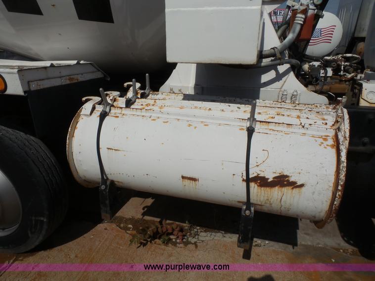 image for item L4886 1995 Mack RD690S mixer truck