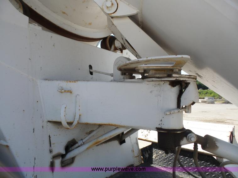 image for item L4886 1995 Mack RD690S mixer truck