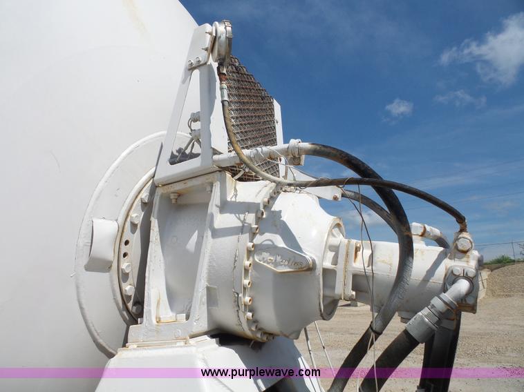 image for item L4886 1995 Mack RD690S mixer truck