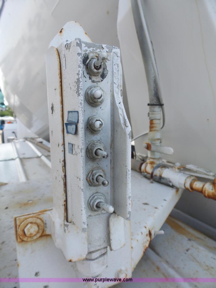 image for item L4886 1995 Mack RD690S mixer truck