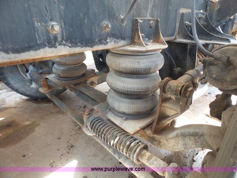 image for item L4886 1995 Mack RD690S mixer truck