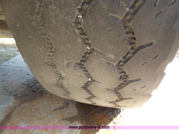 image for item L4886 1995 Mack RD690S mixer truck