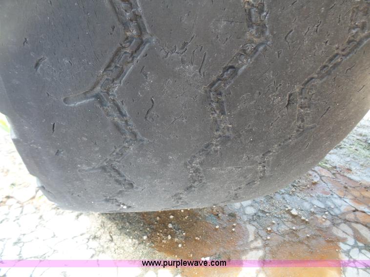 image for item L4886 1995 Mack RD690S mixer truck