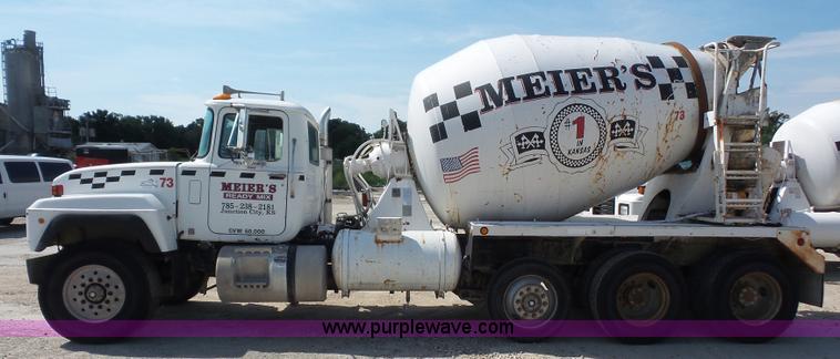 image for item L4887 1995 Mack RD690S mixer truck