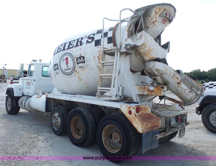 image for item L4887 1995 Mack RD690S mixer truck