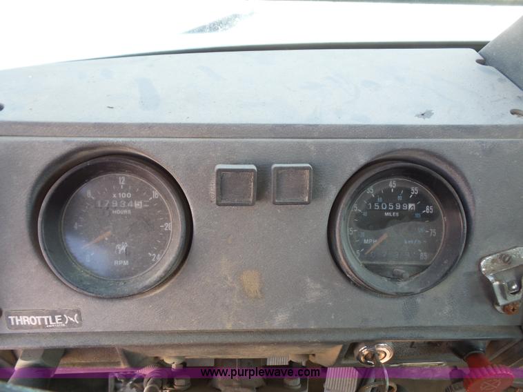 image for item L4887 1995 Mack RD690S mixer truck