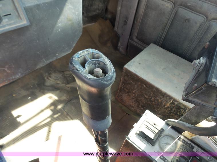 image for item L4887 1995 Mack RD690S mixer truck