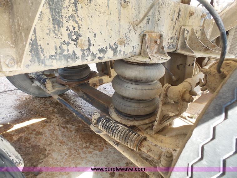 image for item L4887 1995 Mack RD690S mixer truck