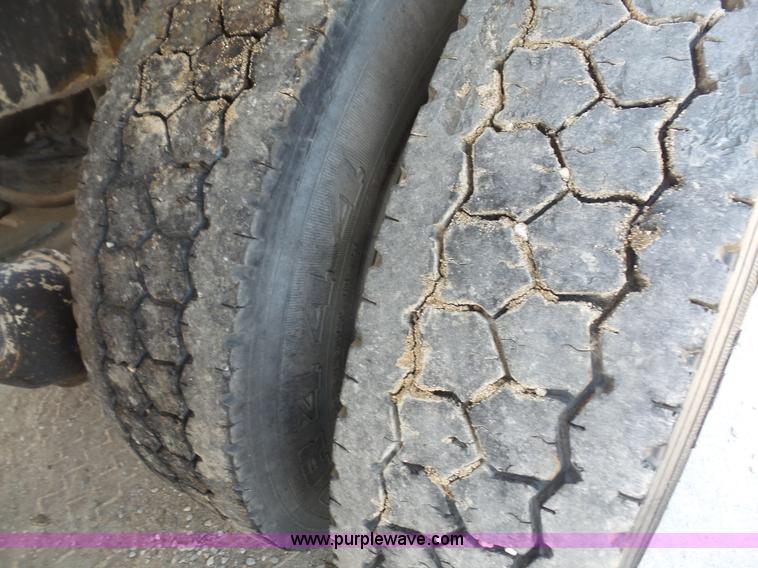 image for item L4887 1995 Mack RD690S mixer truck