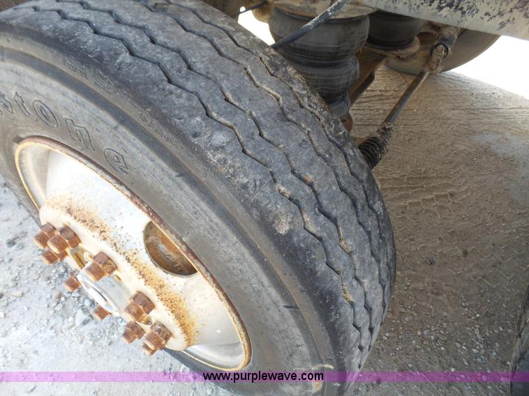 image for item L4887 1995 Mack RD690S mixer truck