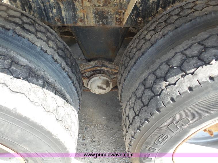 image for item L4887 1995 Mack RD690S mixer truck