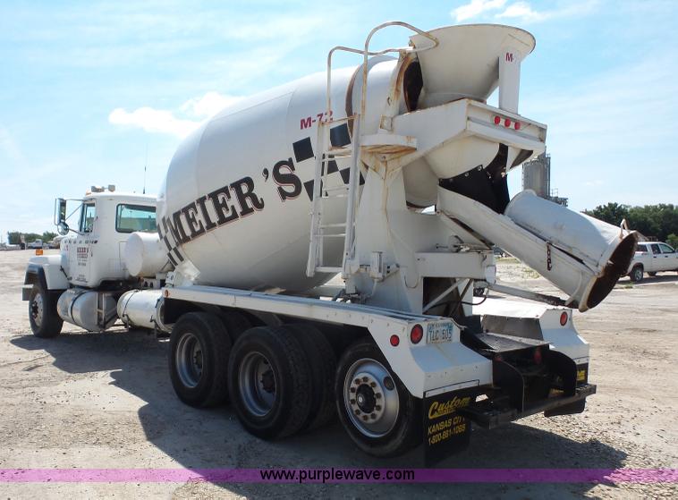 image for item L4888 1995 Mack RD690S mixer truck