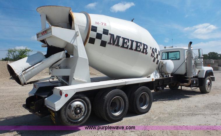 image for item L4888 1995 Mack RD690S mixer truck