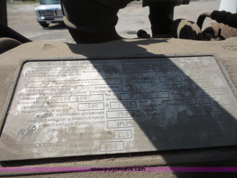 image for item L4888 1995 Mack RD690S mixer truck