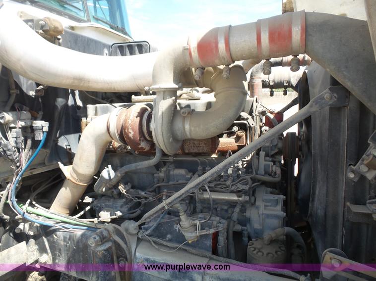 image for item L4888 1995 Mack RD690S mixer truck