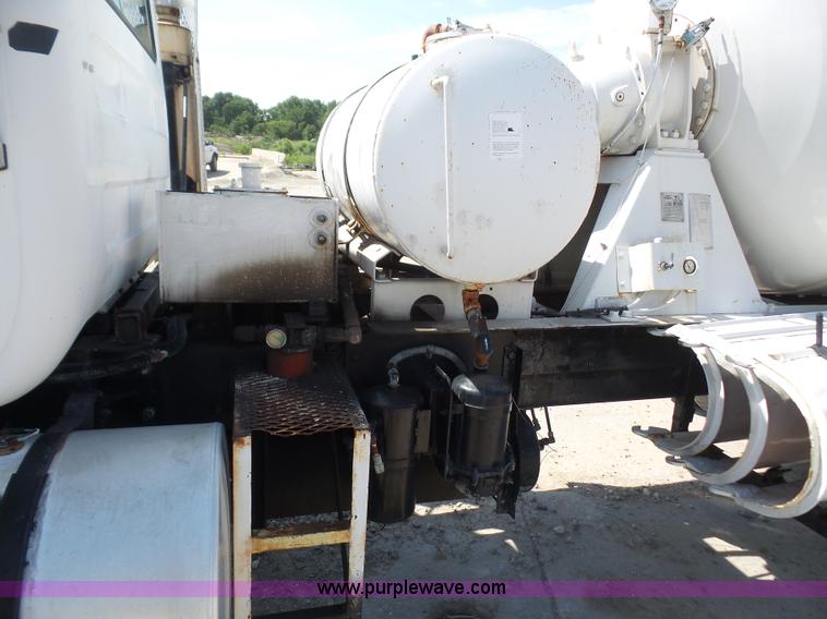 image for item L4888 1995 Mack RD690S mixer truck