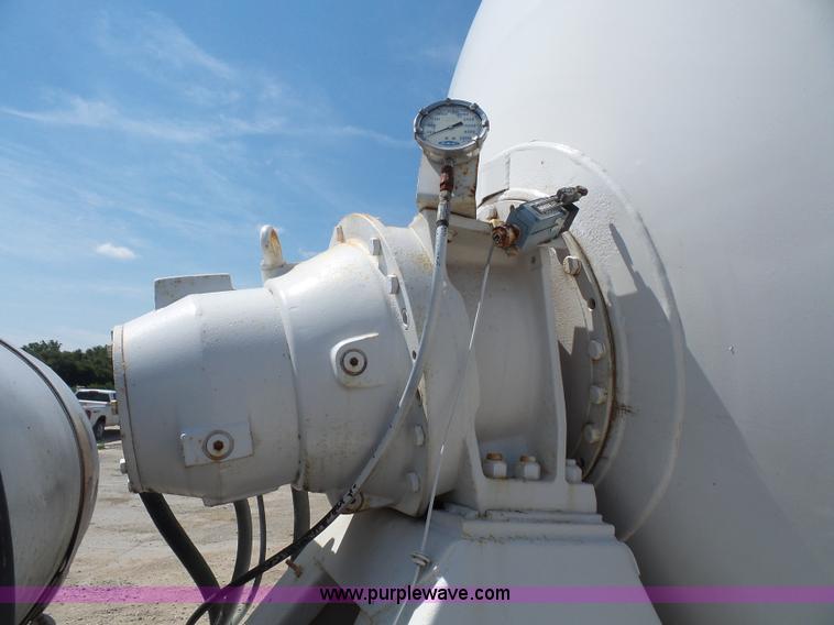 image for item L4888 1995 Mack RD690S mixer truck