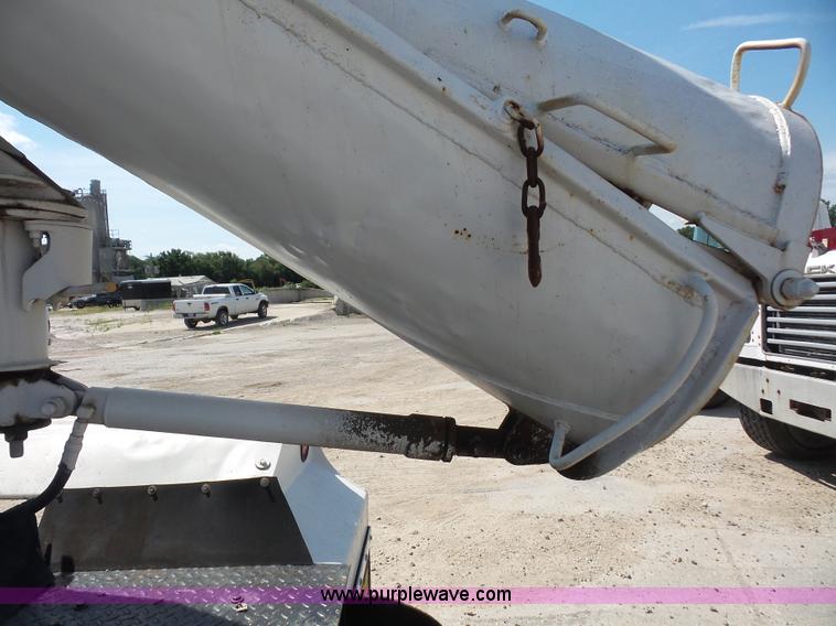 image for item L4888 1995 Mack RD690S mixer truck