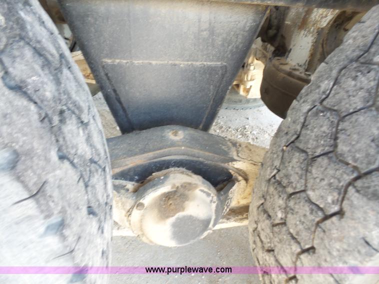 image for item L4888 1995 Mack RD690S mixer truck