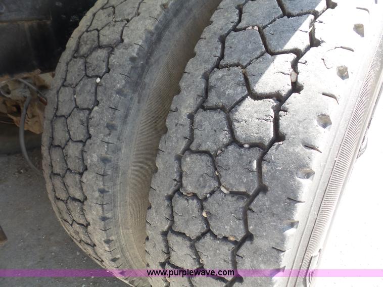 image for item L4888 1995 Mack RD690S mixer truck