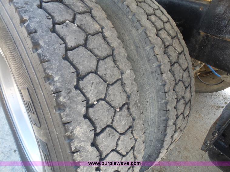 image for item L4888 1995 Mack RD690S mixer truck