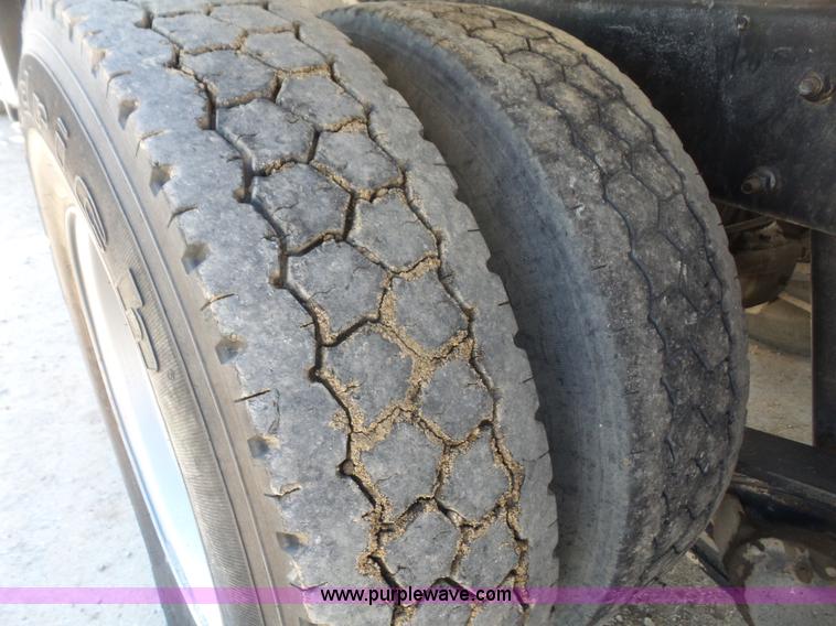 image for item L4888 1995 Mack RD690S mixer truck