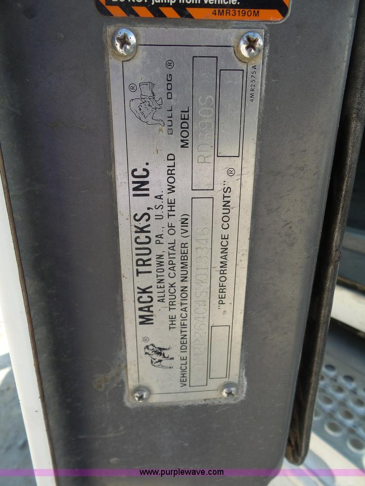 image for item L4888 1995 Mack RD690S mixer truck