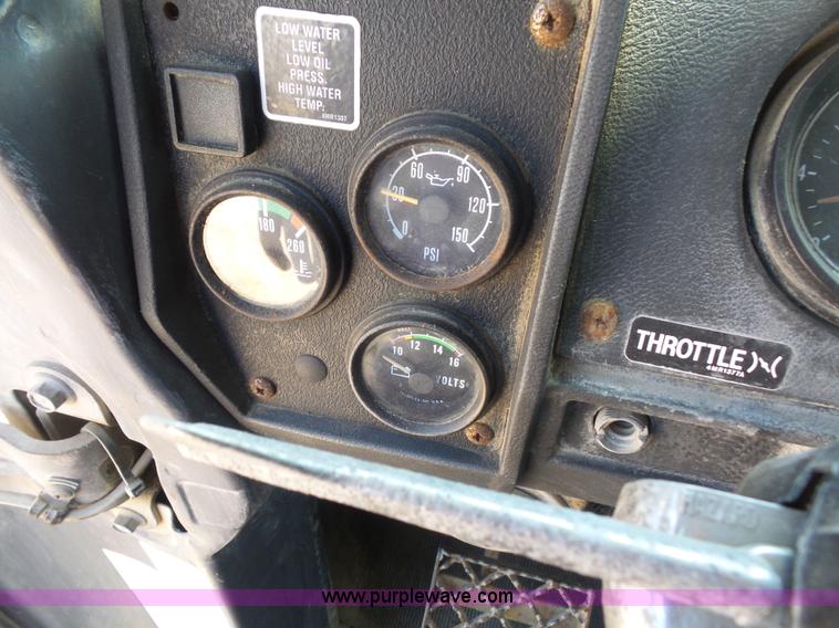 image for item L4889 1995 Mack RD690S mixer truck