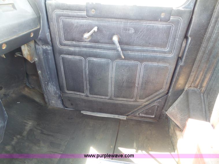 image for item L4889 1995 Mack RD690S mixer truck