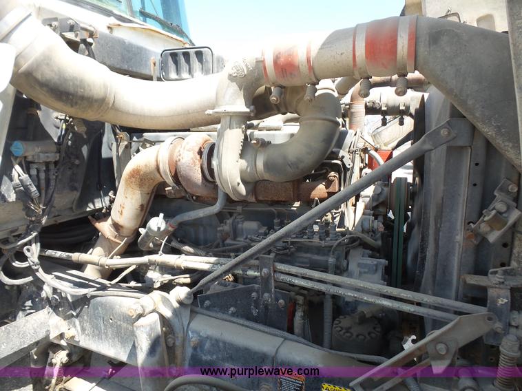 image for item L4889 1995 Mack RD690S mixer truck