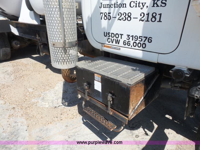 image for item L4889 1995 Mack RD690S mixer truck