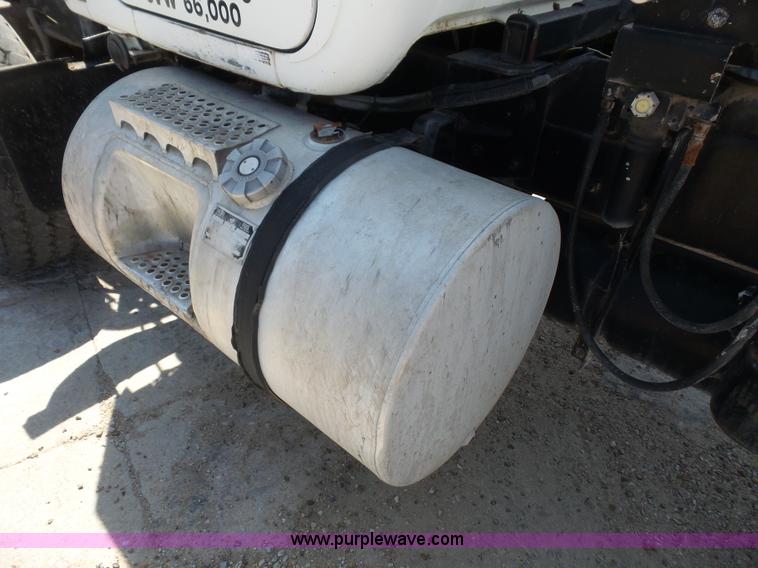 image for item L4889 1995 Mack RD690S mixer truck