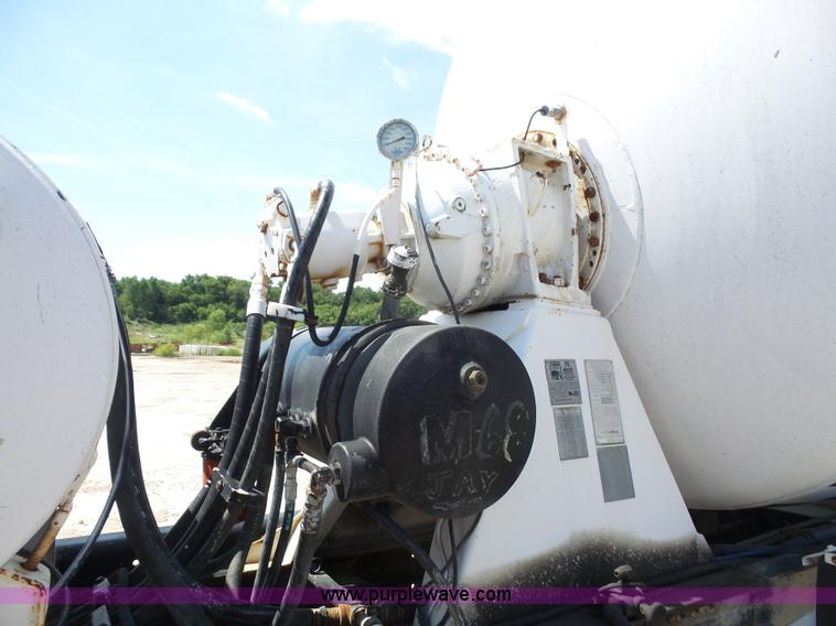 image for item L4889 1995 Mack RD690S mixer truck