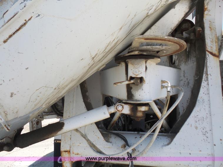 image for item L4889 1995 Mack RD690S mixer truck