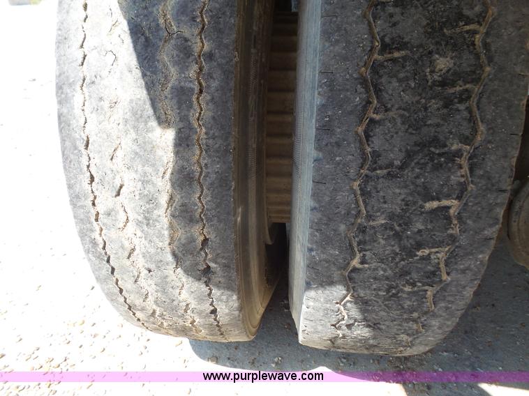 image for item L4889 1995 Mack RD690S mixer truck