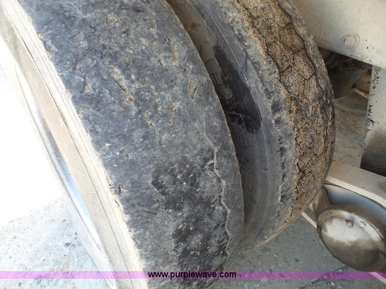 image for item L4889 1995 Mack RD690S mixer truck