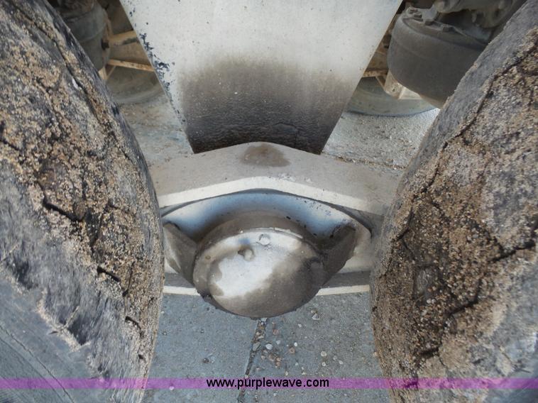 image for item L4889 1995 Mack RD690S mixer truck