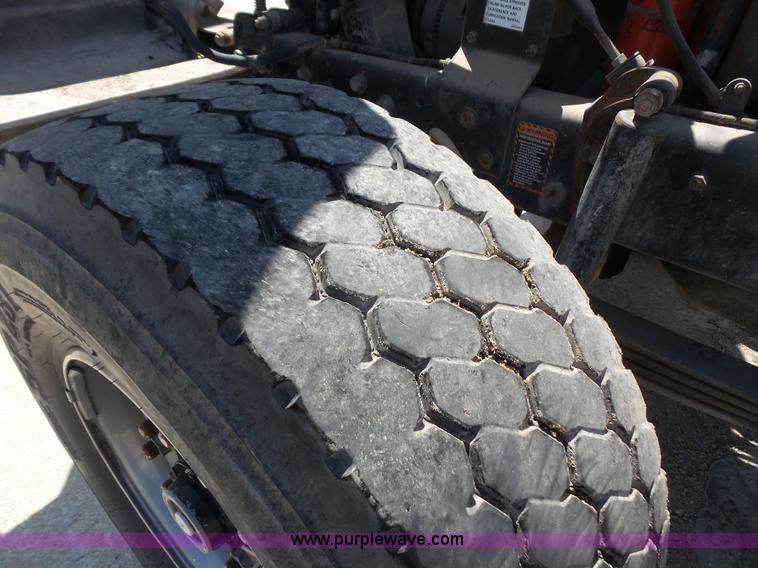 image for item L4889 1995 Mack RD690S mixer truck