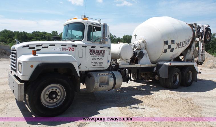 image for item L4890 1995 Mack RD690S mixer truck