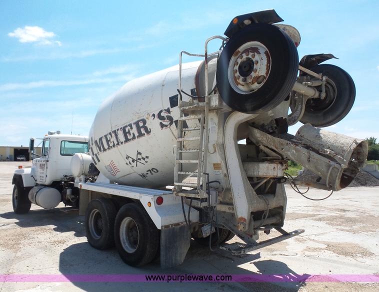 image for item L4890 1995 Mack RD690S mixer truck