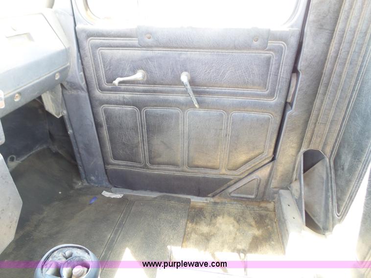 image for item L4890 1995 Mack RD690S mixer truck